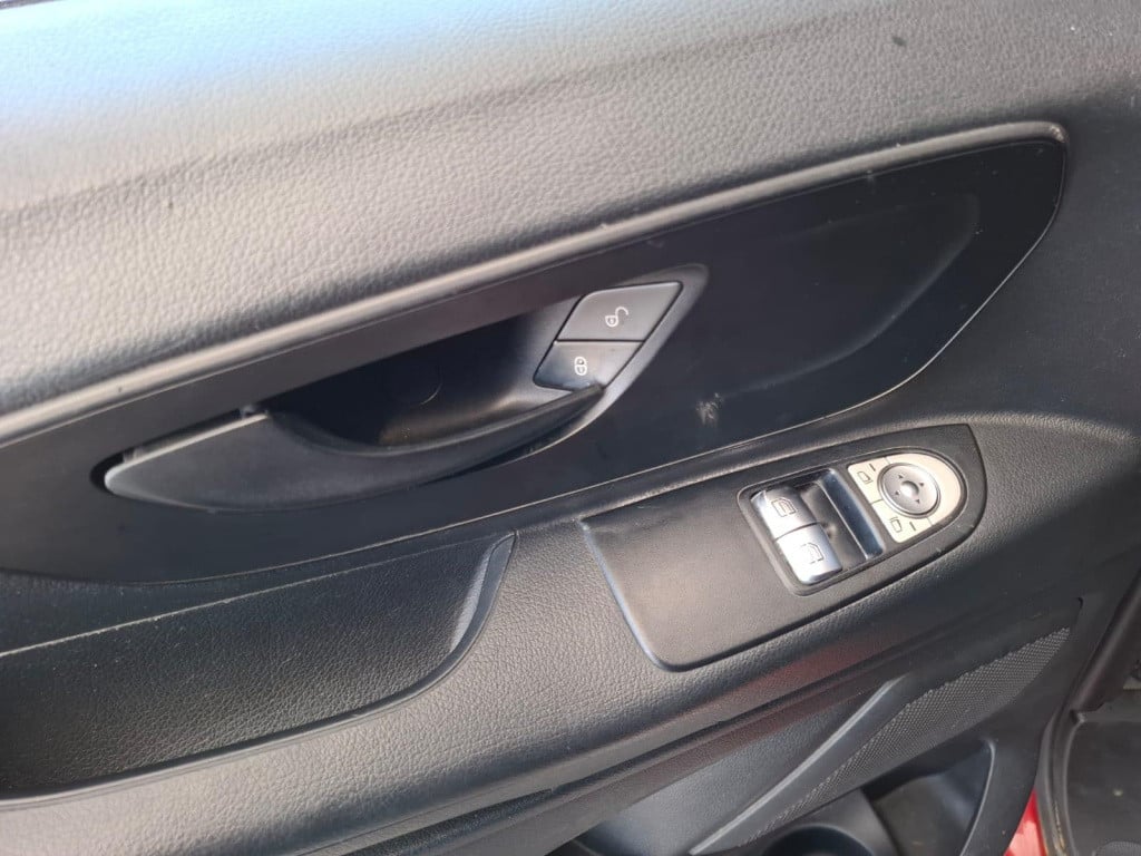 Mercedes-Benz Vito 109 cdi functional lang l2h1 / 3 zits / sidebars / n.a.p