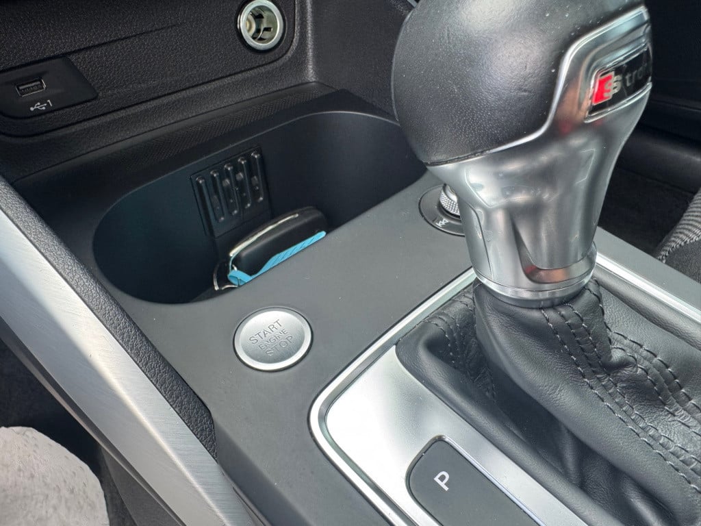 Audi Q2 35 tfsi s edition * panoramadak * camera * keyless