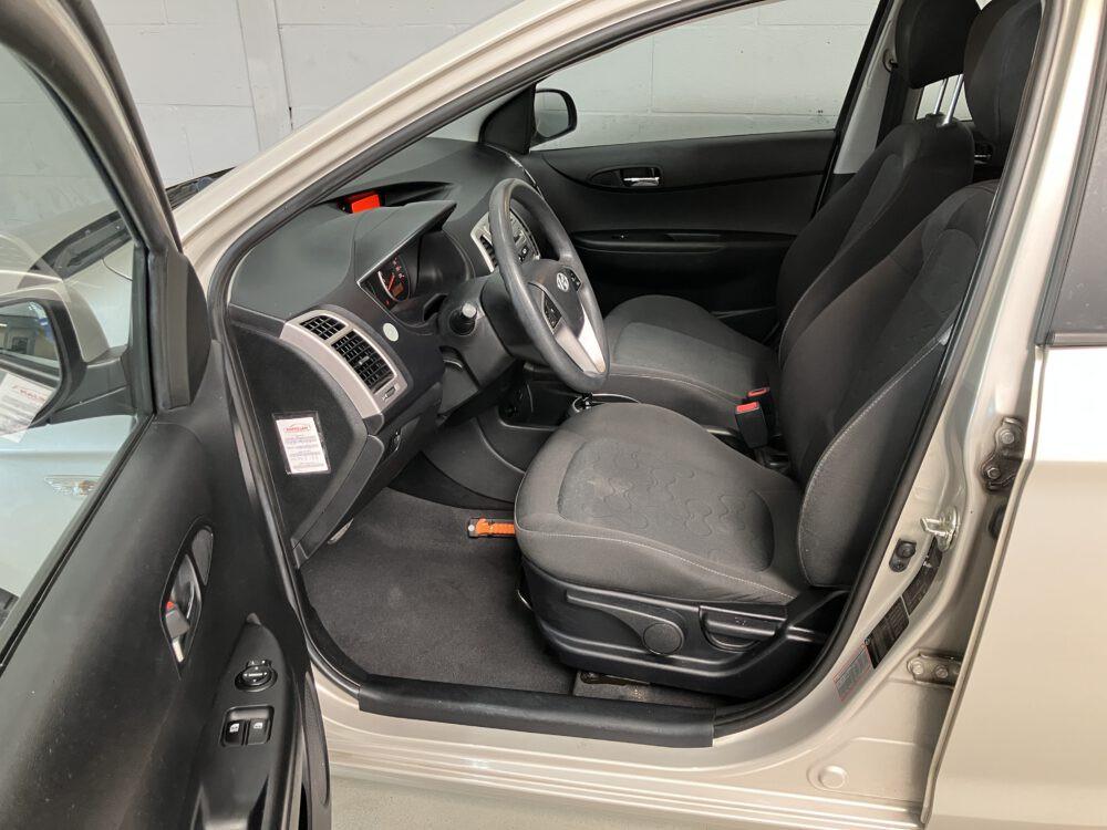 Hyundai i20 1.4 DynamicVersion Automaat