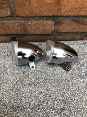 2 vintage koplampen.