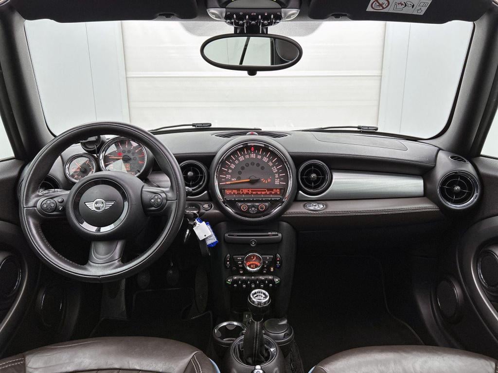 Mini Cooper Cabrio mini 1.6 | lmv | parkeer sensoren | leder | cruise contr