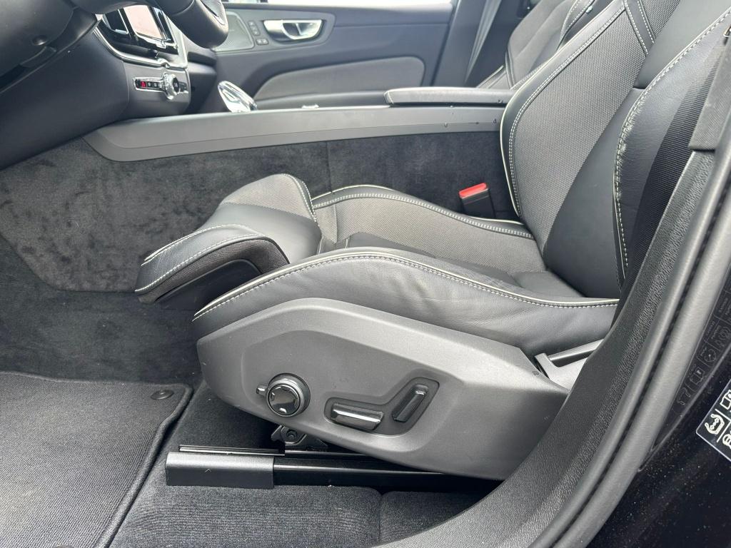 Volvo XC60 t6 398pk recharge black edition| panodak| 360camera| trekhaak| a