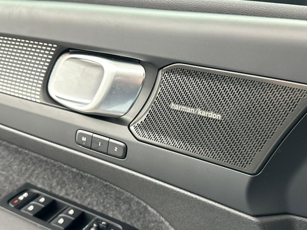 Volvo Ec40 extended range plus dark