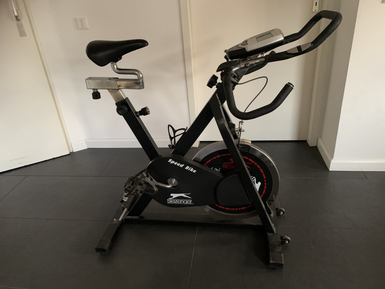 Spinningfiets. Honetrainer Slazenger