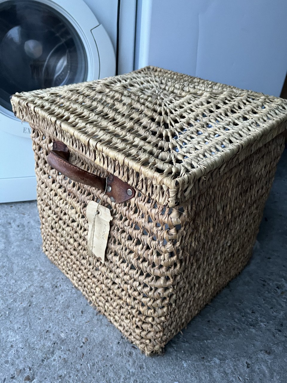 Seagrass opbergmand met deksel en leren handgrepen 45x42 cm.