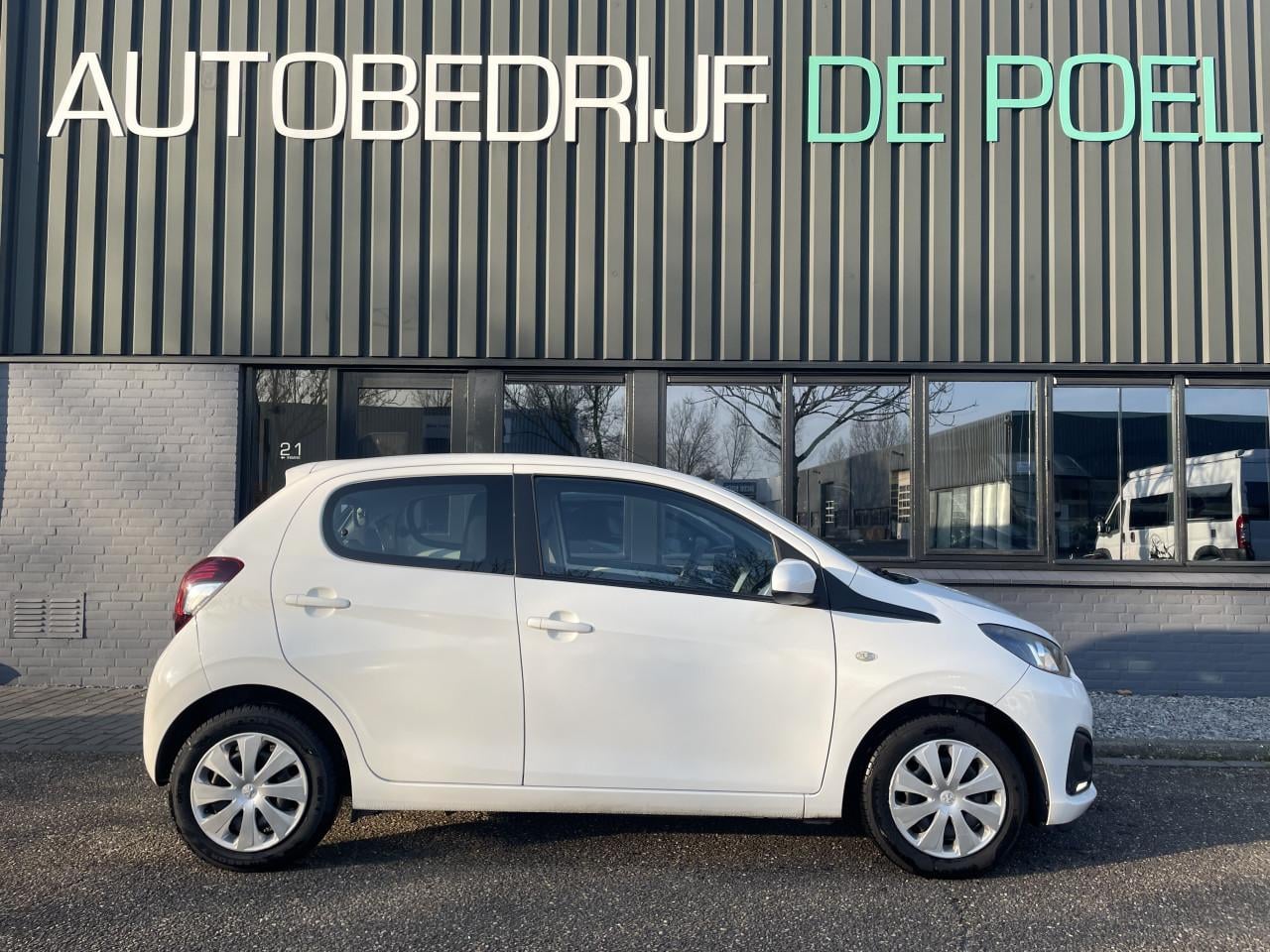 PEUGEOT 108