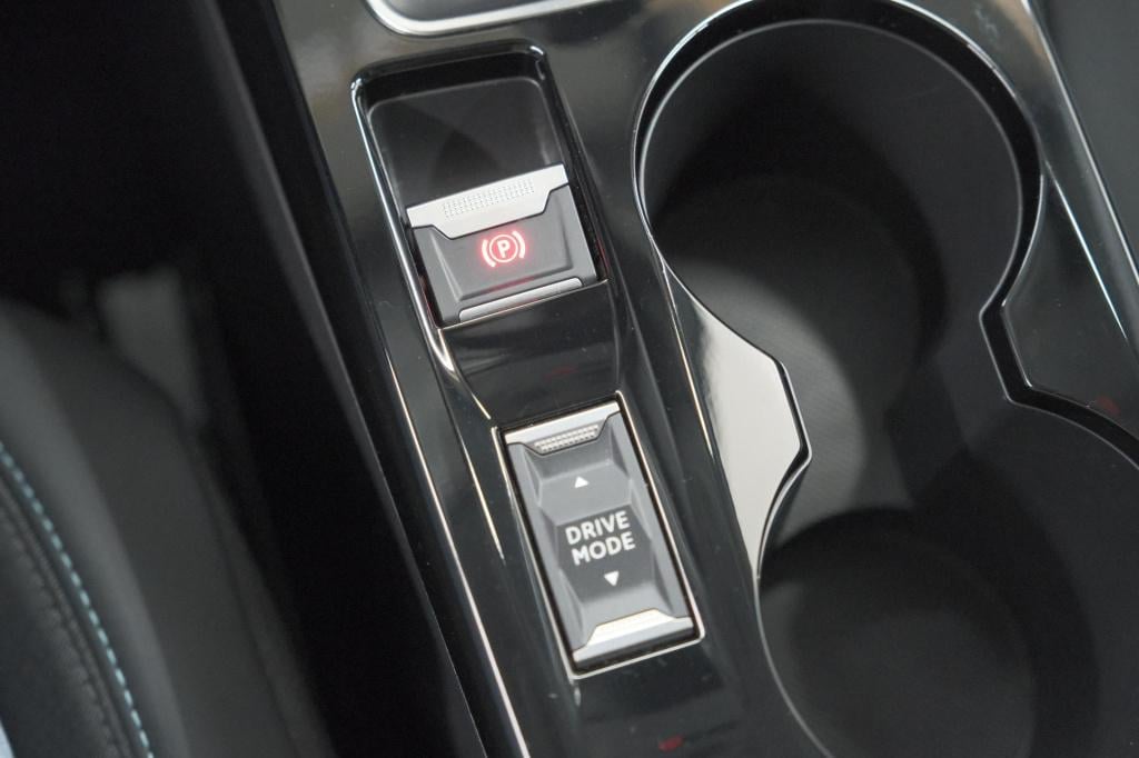 Peugeot 208 puretech 100 allure pack | camera | stoelverwarming | apple car