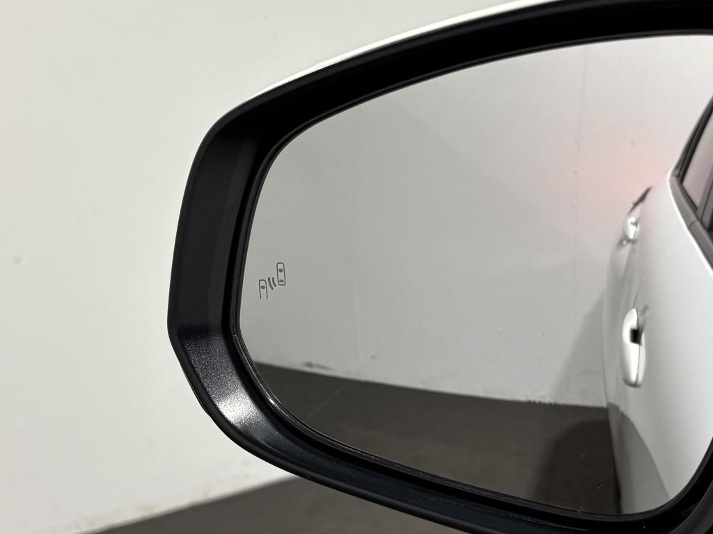 Toyota Corolla Cross hybrid 200 style| adap.cruise| camera| pdc| keyless