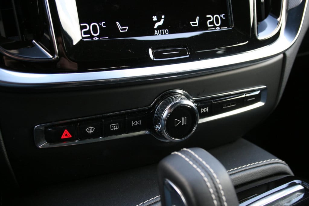 Volvo V60 2.0 t6 recharge awd r-design
