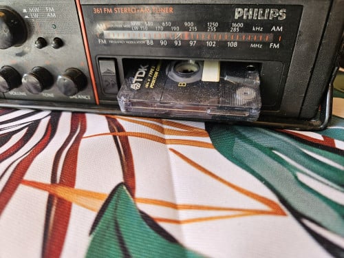 Werkende vintage Oldtimer Autoradio philips met radio en cassette