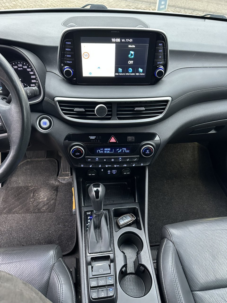 HYUNDAI Tucson 1.6 T-GDI Premium – Luxe, Stijl en Comfort in Één! Bomvol!