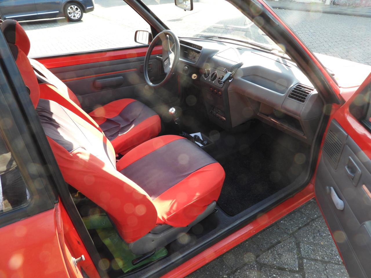 Peugeot 205 Accent 1.1  Rood
