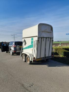 Paardentrailer te huur