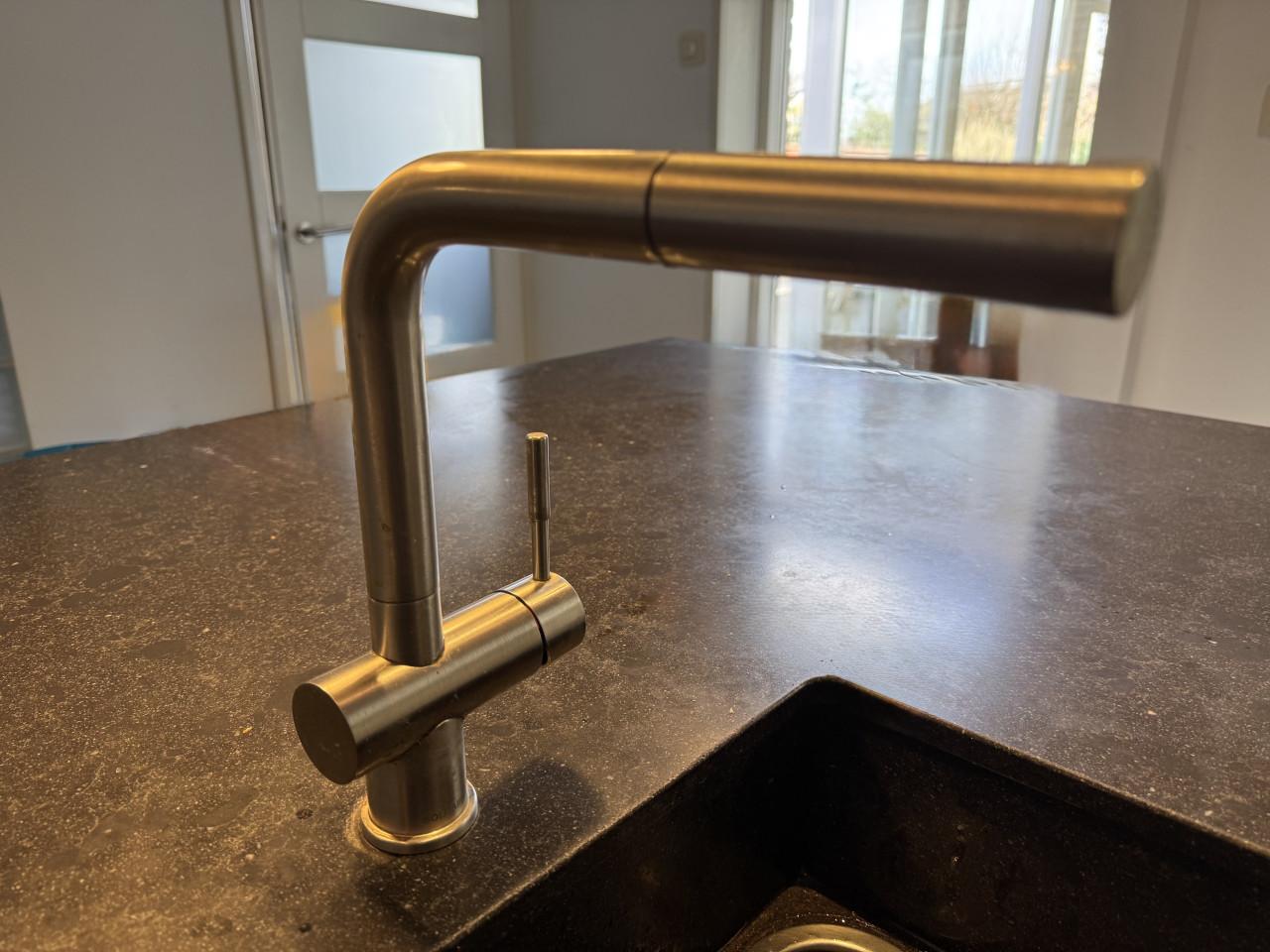 Keuken met inbouw apperatuur : wegens verhuizing