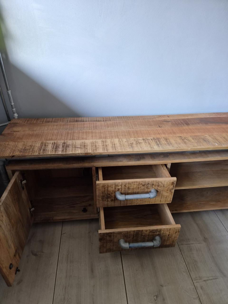 Industrieel kastje van mangohout met steigerbuizen, 149x40x52 cm