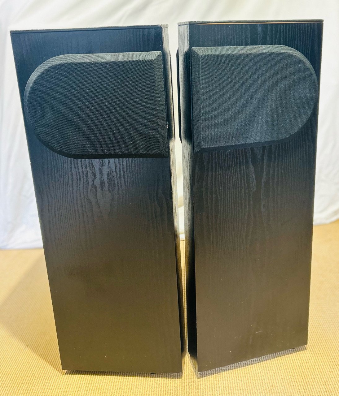 Bose 401® Direct/Reflecting Speakers
