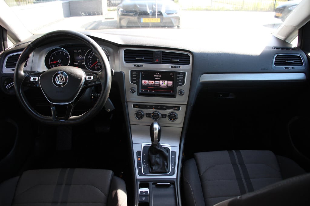Volkswagen Golf variant 1.0 tsi business edition connected | dsg | achterui