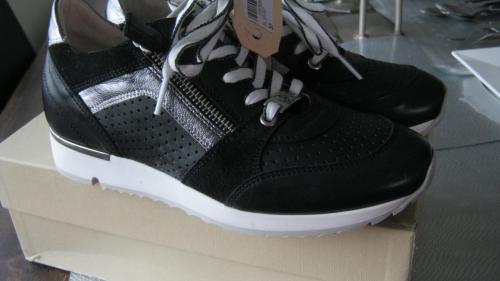 NIEUW DLS SPORT MAAT 37 VOOOR 50 EURO