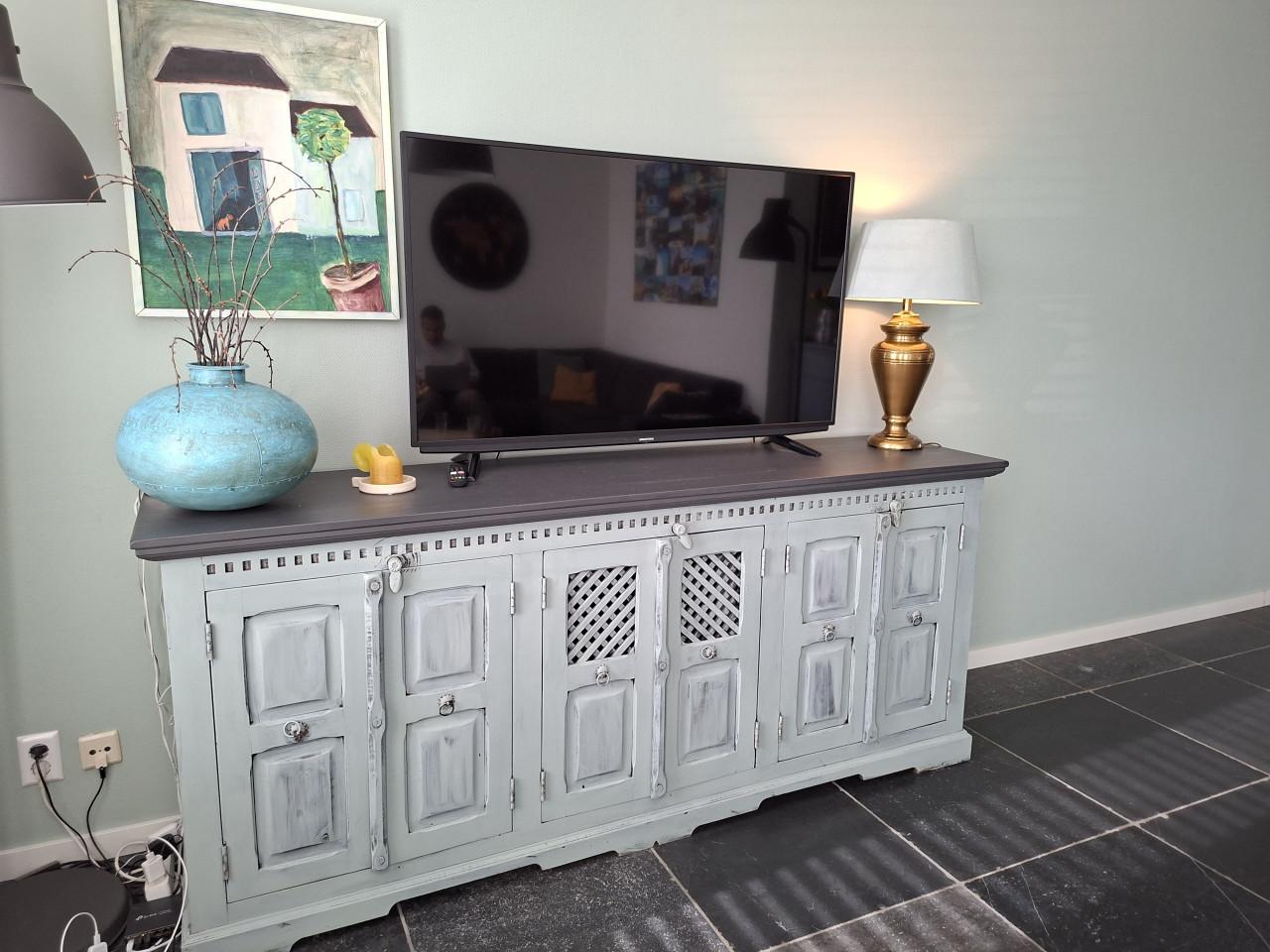 Dressoir vintage prachtig amper gebruikt