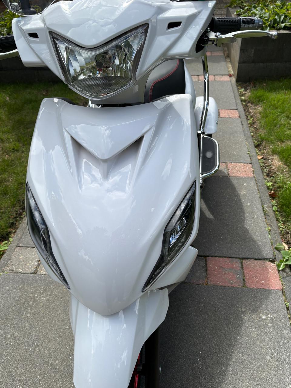 Nieuwe elec scooter 3 wiel iva t3  21 km juli 2026