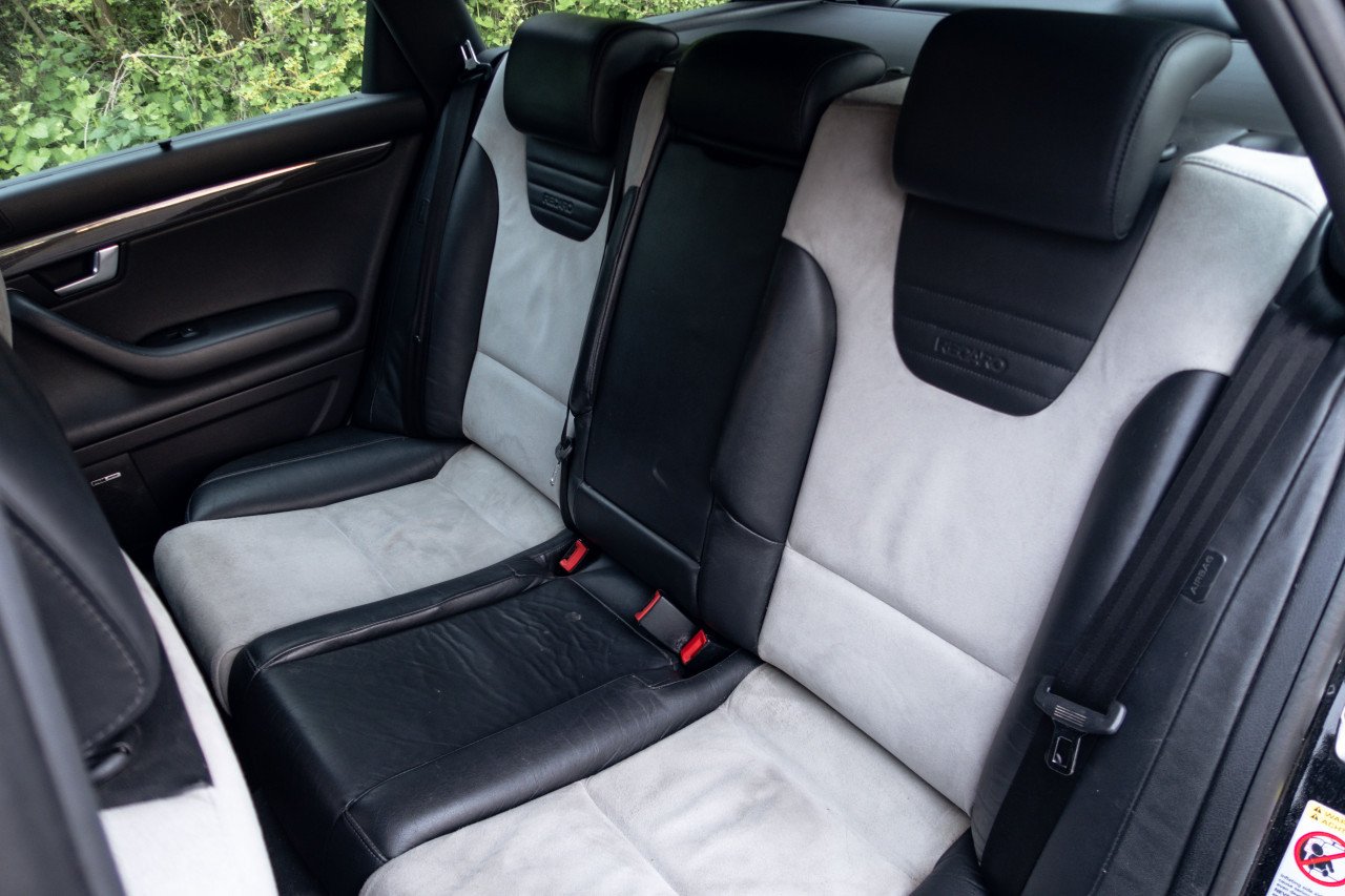 Audi S4 Avant V8 Handbak 2005 Zwart - Milltek - Youngtimer