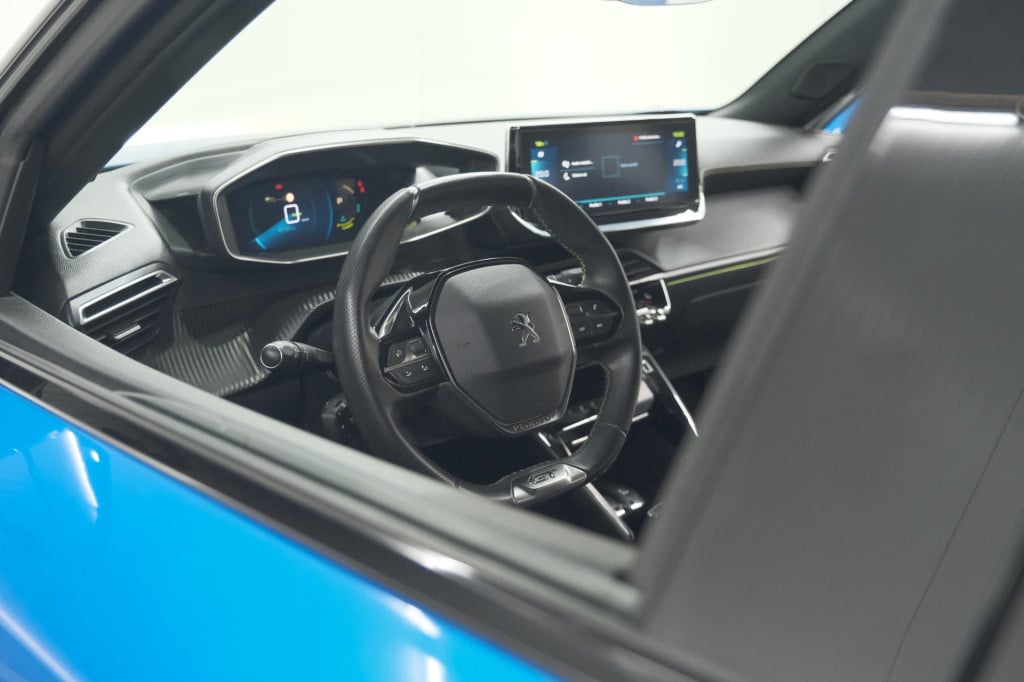 Peugeot E-2008 ev gt 50 kwh | adaptieve cruise control | camera | navigatie