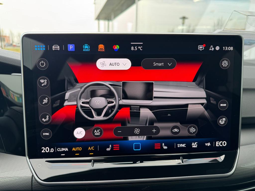 Volkswagen Golf 1.5 ehybrid 50 edition automaat , elektrische voorstoelen, 