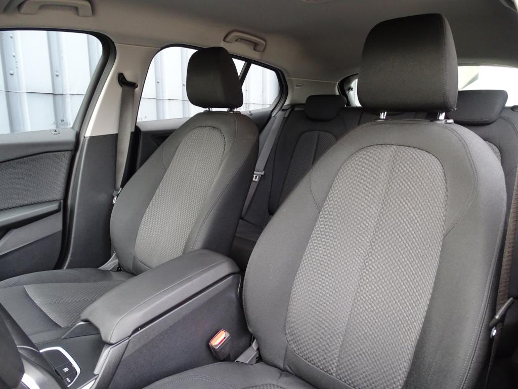 BMW 1 Serie 118i business edition | led | apple carplay /android auto