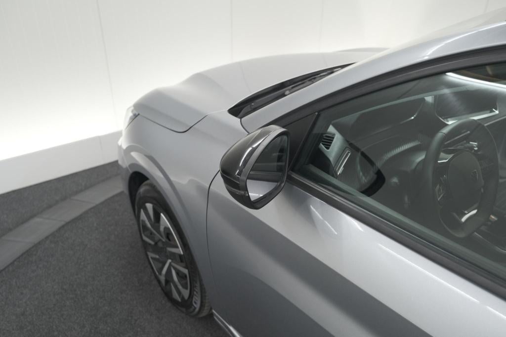 Peugeot 208 puretech 100 active | parkeersensoren | navigatie | apple carpl