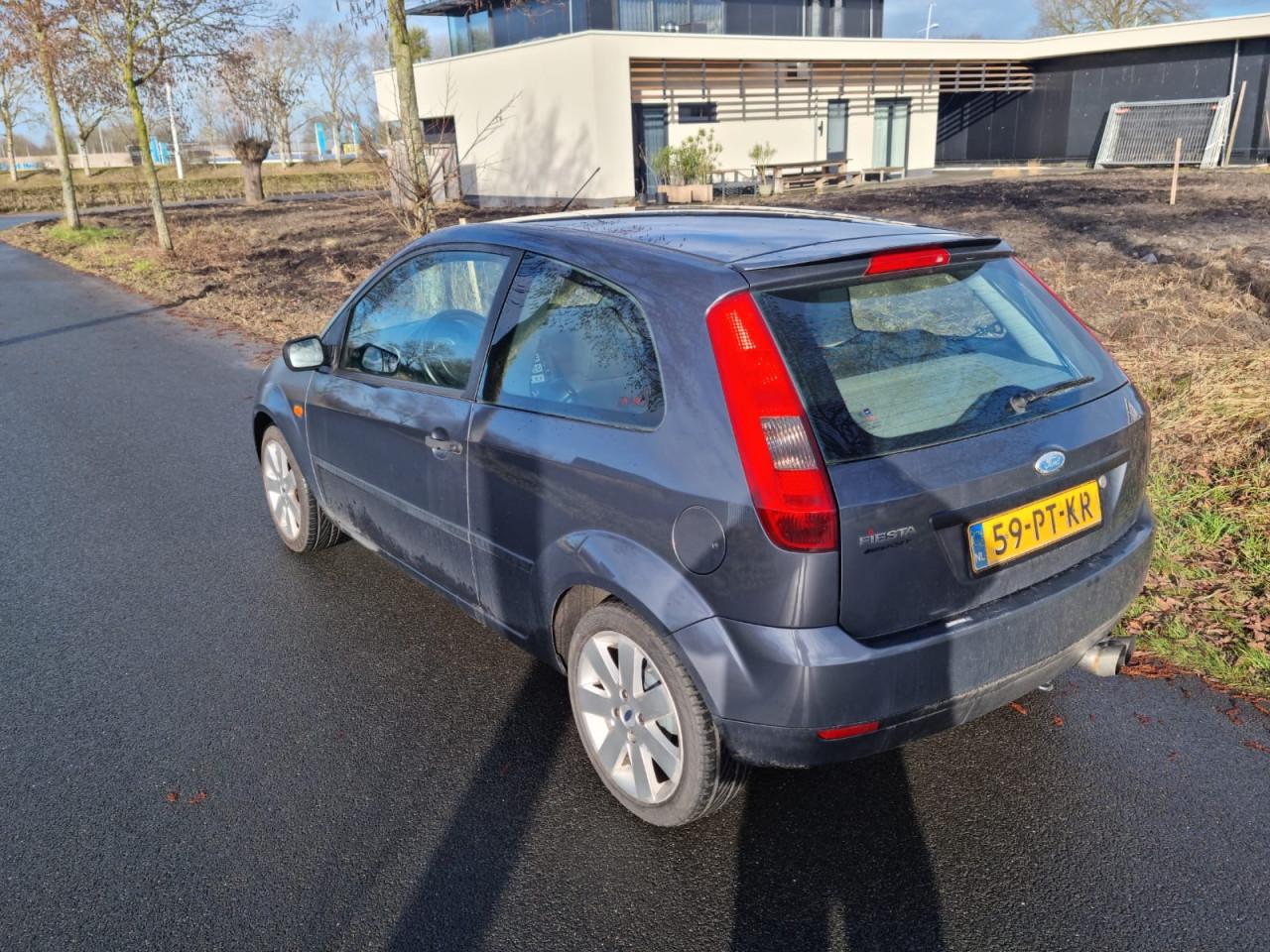 Ford fiesta 1.3i leuke sportieve auto bj 11-2004