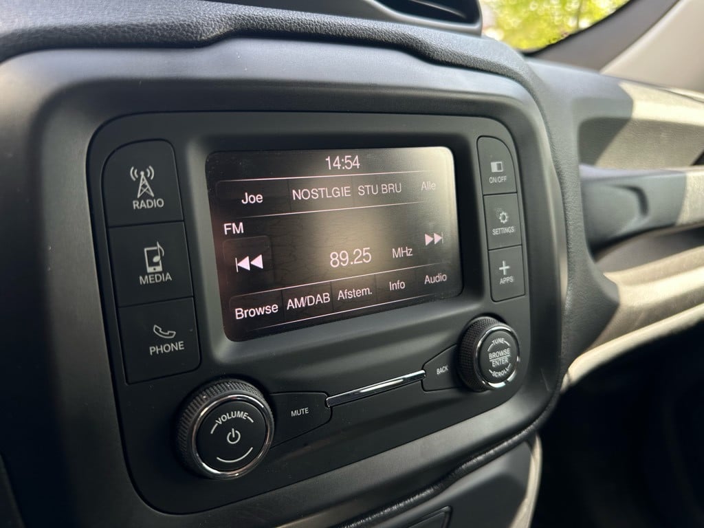 Jeep Renegade 1.6 e-torq longitude // black edition // 52.000km! //