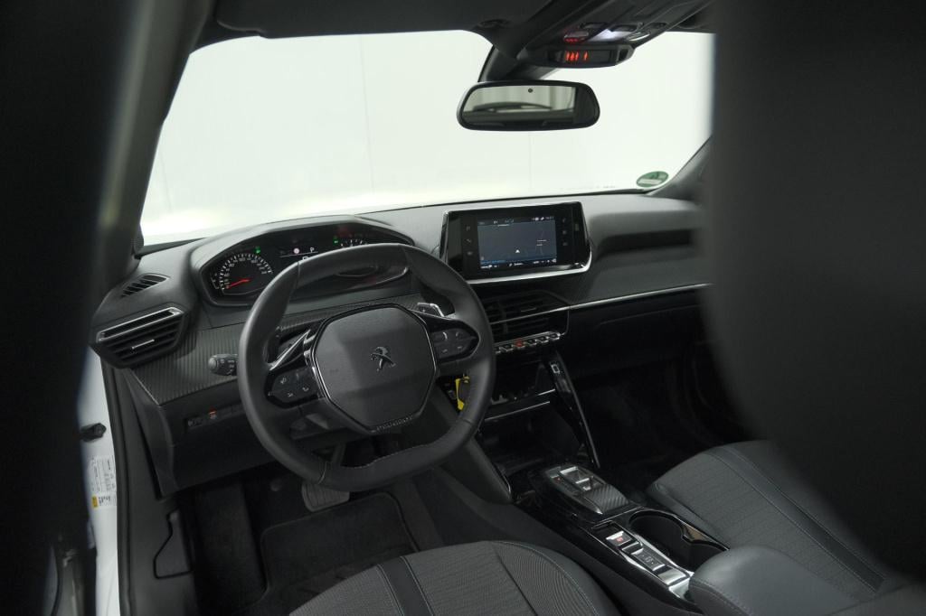 Peugeot 2008 puretech 130 eat8 allure | camera | navigatie | parkeersensore