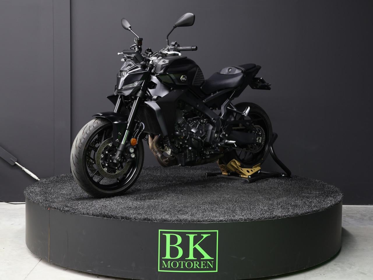 MT 09 | Techblack