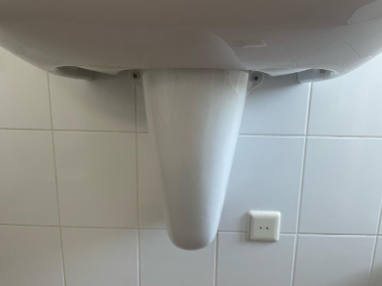 Wastafel met sifon ombouw
