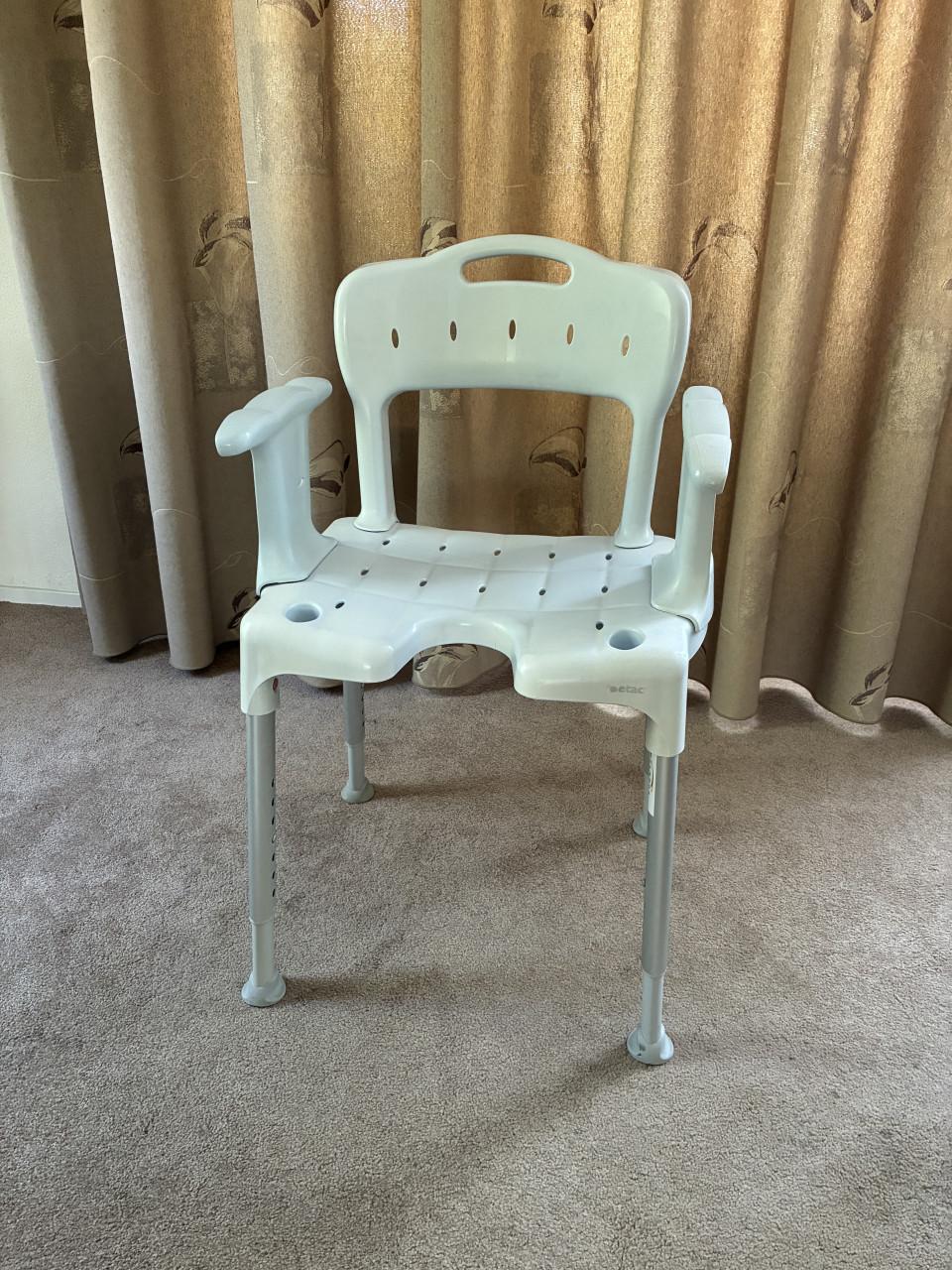 Te koop: douchestoel
