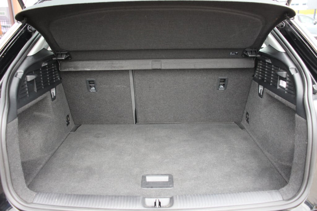 Audi Q2 1.4 tfsi | limited | s-tronic | led | navi