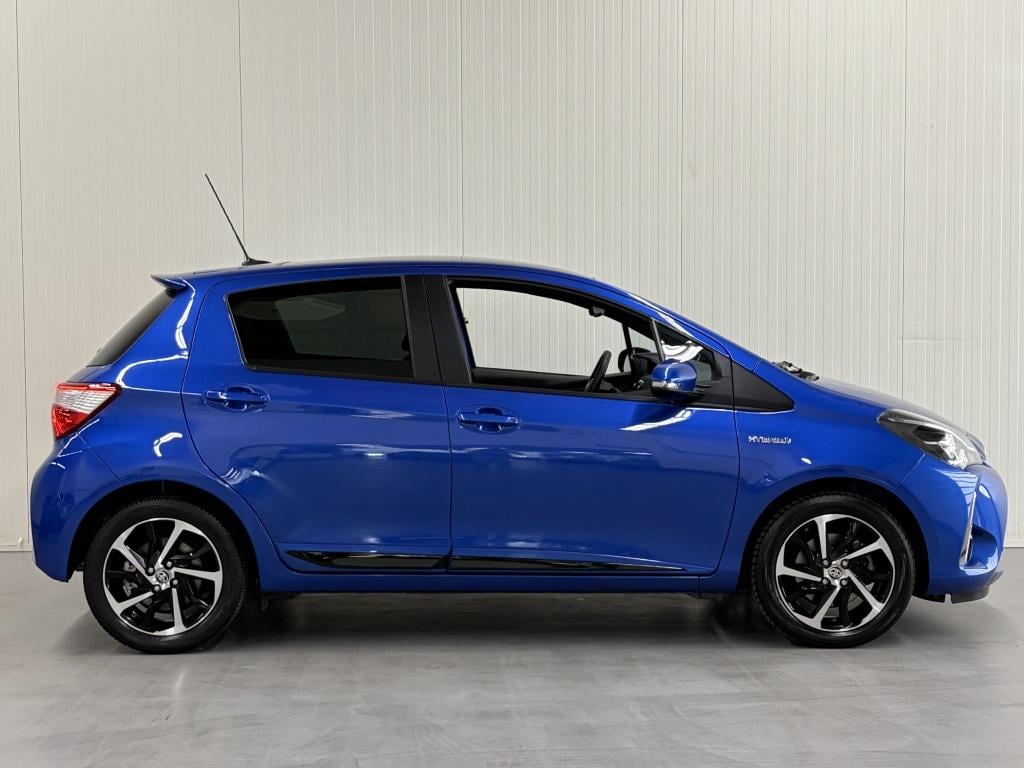 Toyota Yaris 1.5 hybrid executive