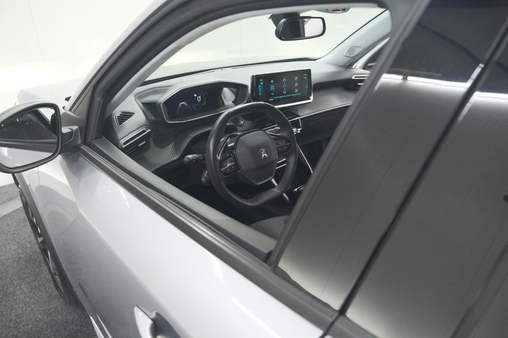 Peugeot E-2008 ev allure pack 50 kwh | 3 fase laadfunctie | camera | naviga
