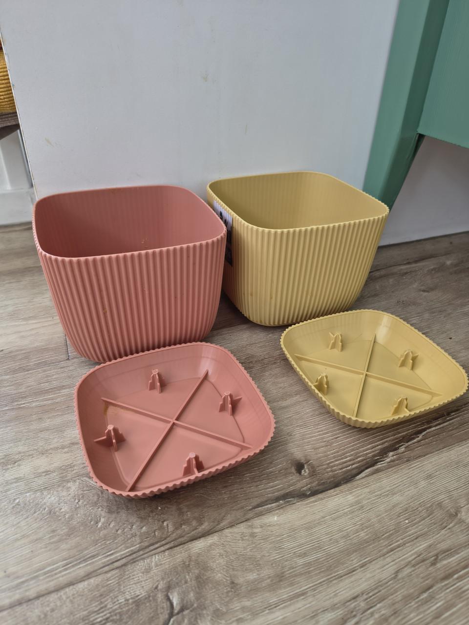 Prachtige set nieuwe bloempot H&S geel en oranje. Potten.