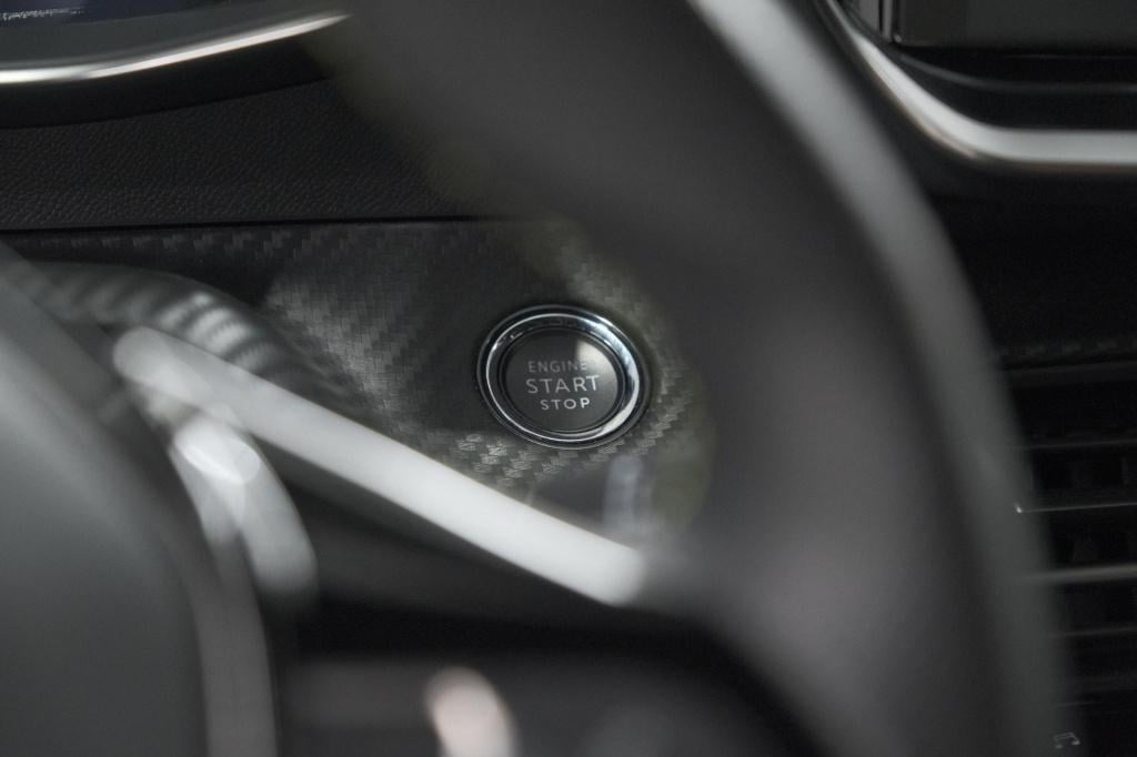 Peugeot E-2008 ev gt 50 kwh | 11 kw lader | 96,3% soh | adaptieve cruise co