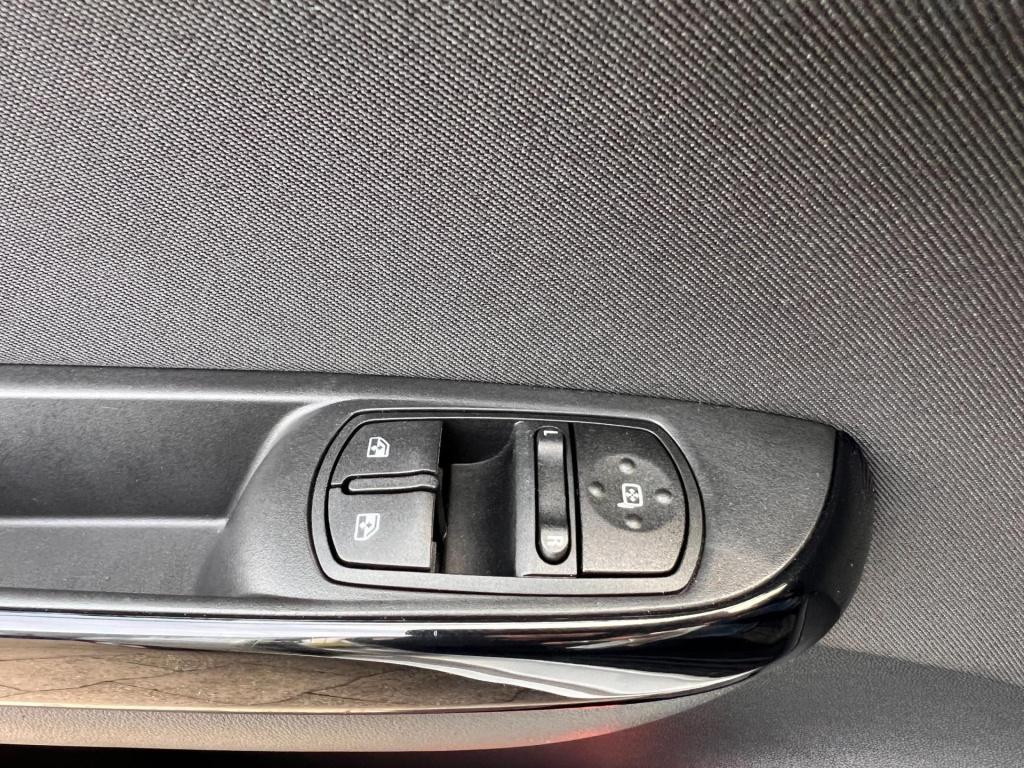 Opel Corsa 1.4 120 jaar edition, navi, afn. trekhaak, vele opties!