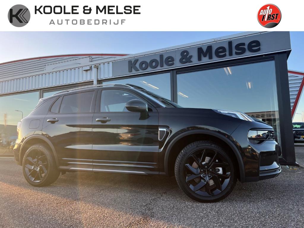 Lynk & Co 01 1.5 261pk phev , black edition ,360gr camera , pano dak , adap