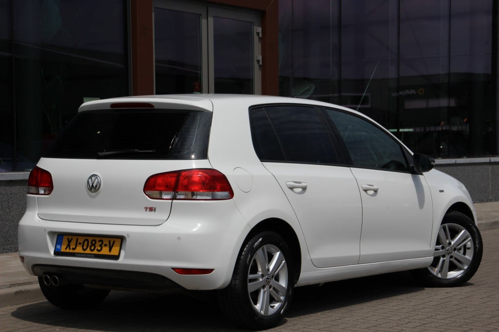 Volkswagen Golf 1.4 tsi highline | navi | cruise | pdc |