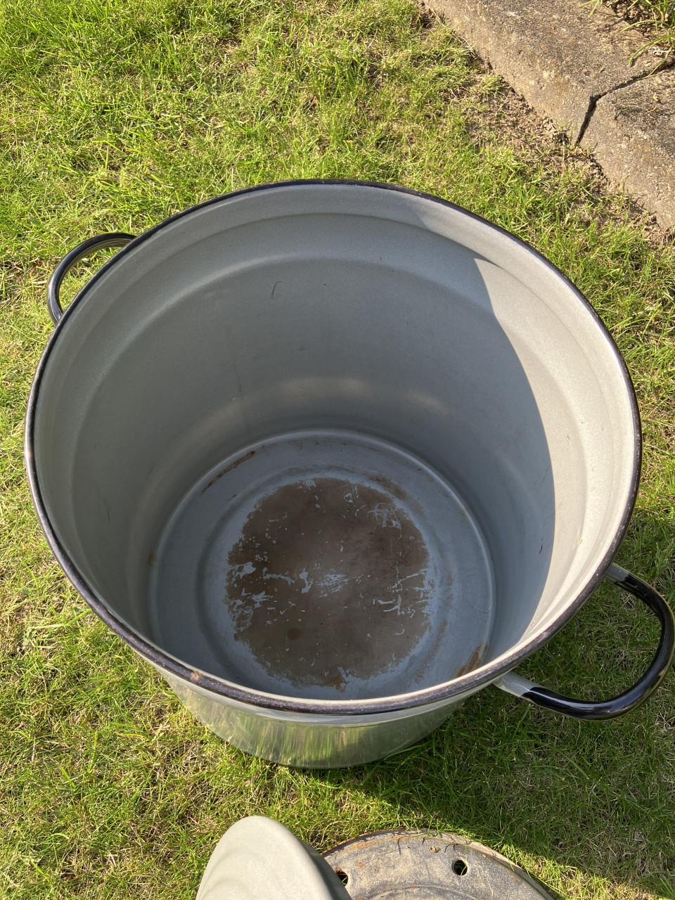 Emaille stomer – middelgrote steriliseerketel 32cm