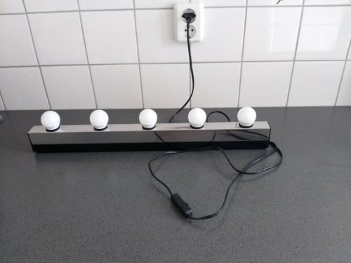 Make - up lamp