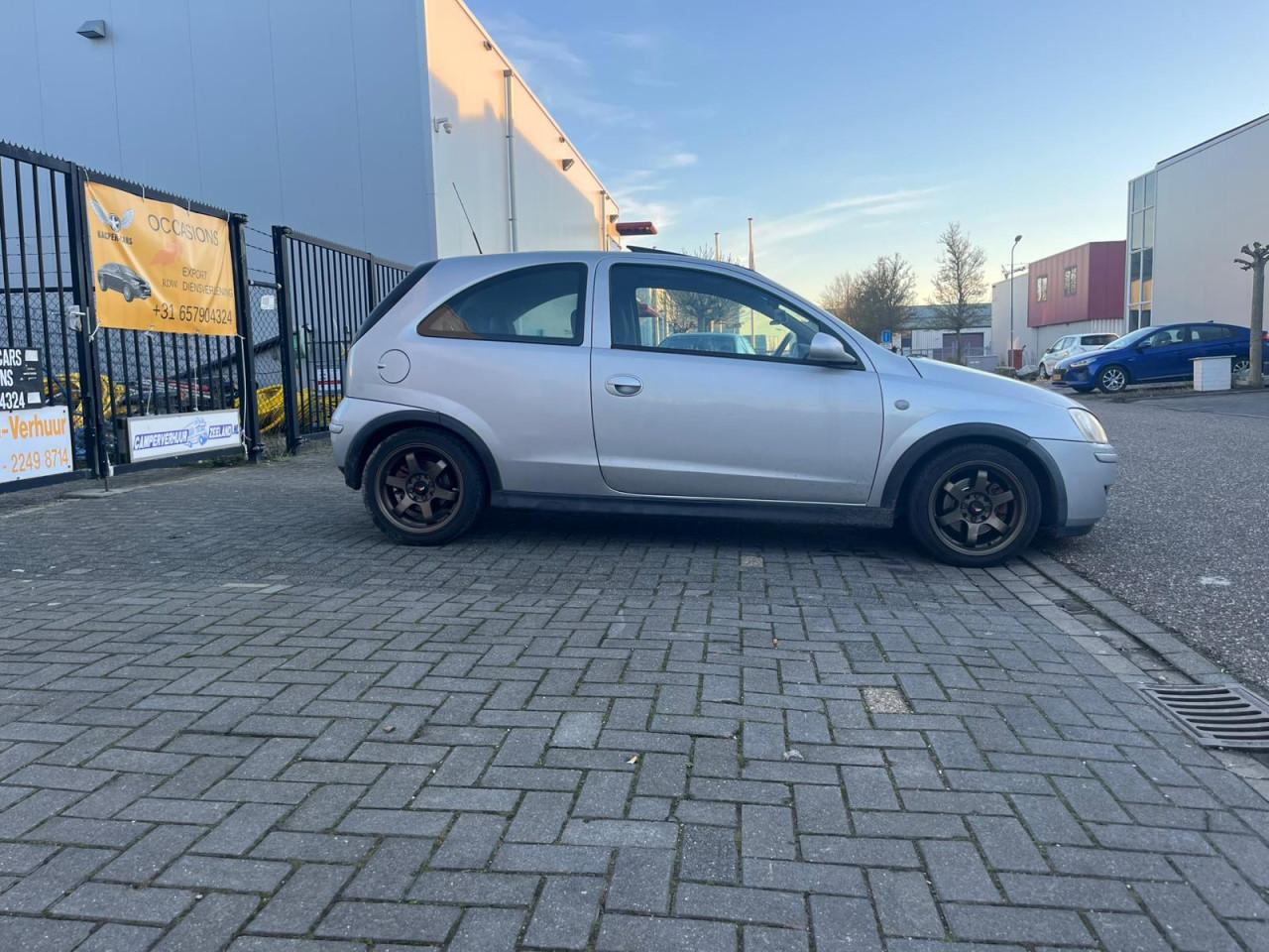 1.8-16V Gsi Silverline/ Dakraam/Airco/Elek Spiegels/ Sportieve velg Uitlaat