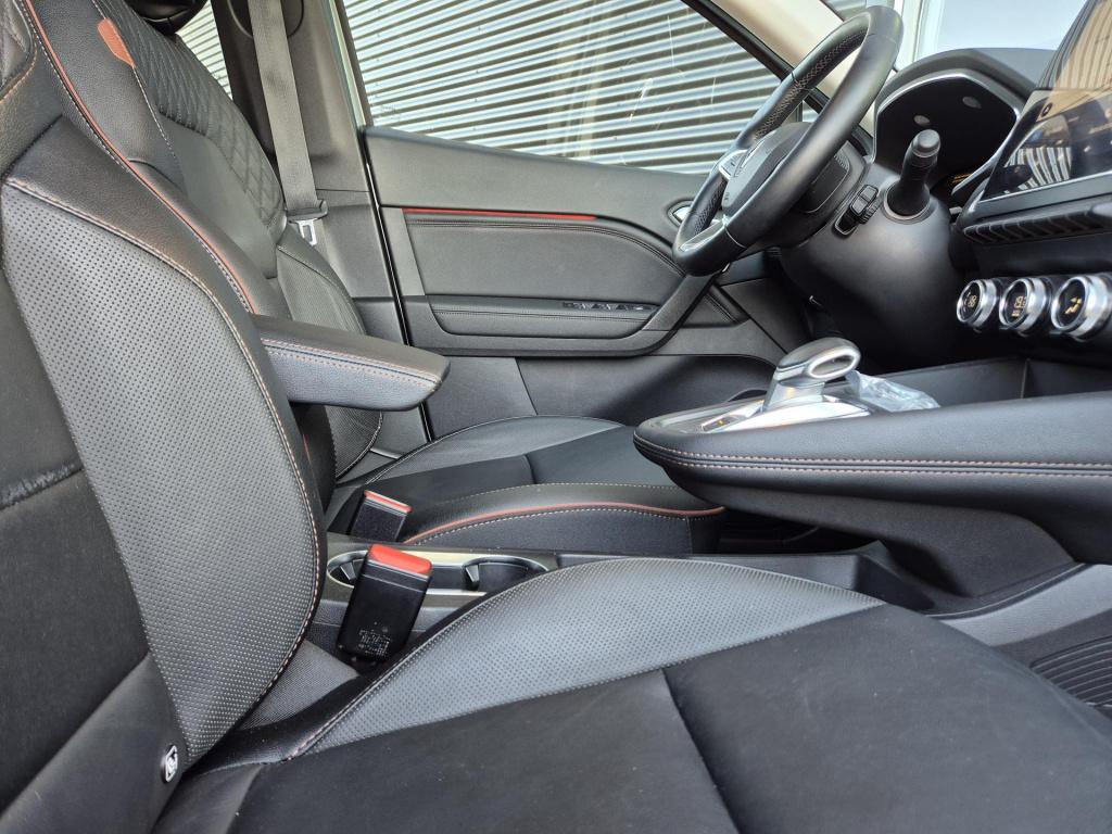 Renault Captur 1.6 e-tech plug-in hybrid 160 initiale paris verkocht