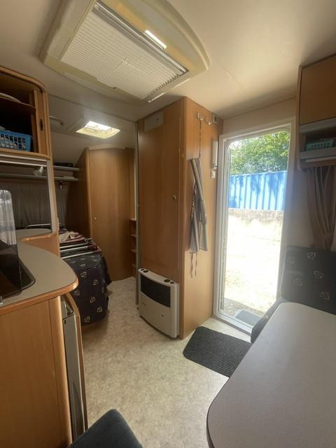 Kip Navigator 44DB met voortent, vloerverwarming en boiler