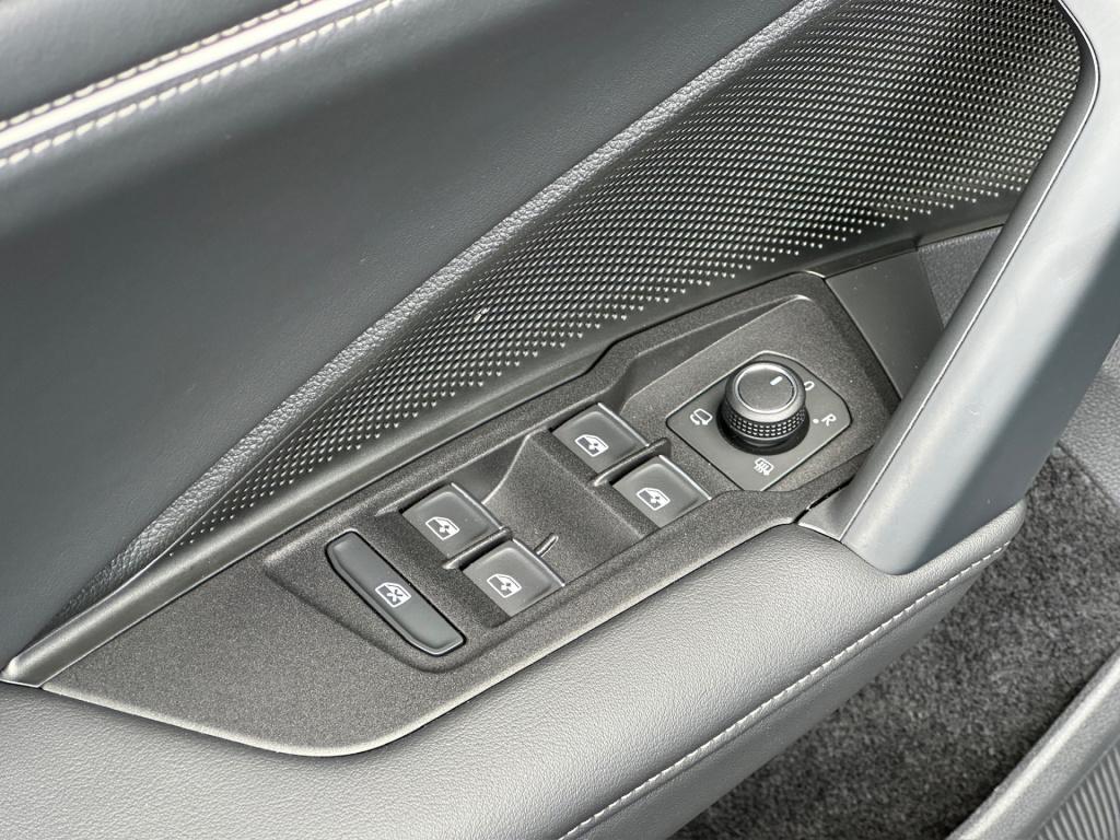 Volkswagen Tiguan 1.5 ehybrid elegance 204pk | trekhaak | 360 camera | dode