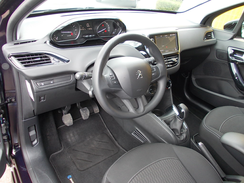 Peugeot 208 1.2 puretech 5-drs, airco, cr.contr., navi.